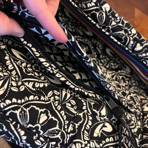 Vera Bradley Barcelona Metropolitan Tote NWT! - Picture 4 of 6